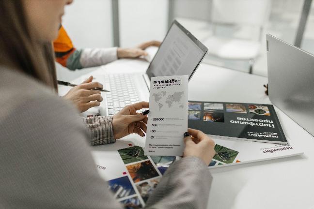 Qlik Cloud  Power BI:  BI-
